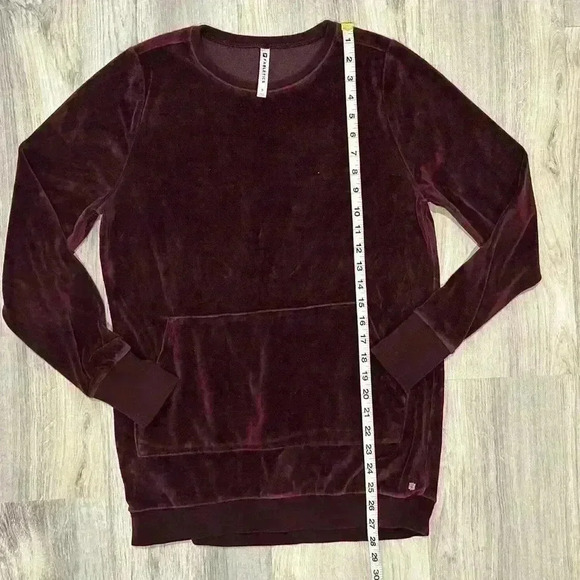 Fabletics Liane Long Sleeve Velour Sweatshirt Pullover Purple Crew Neck Size S - Picture 2 of 7